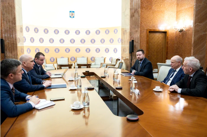 Întrevederea premierului Ilie Bolojan cu Sebastian Ebel, CEO al TUI Group FOTO: GOV.RO