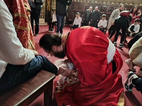 Ritual spalare picioare6 jpg
