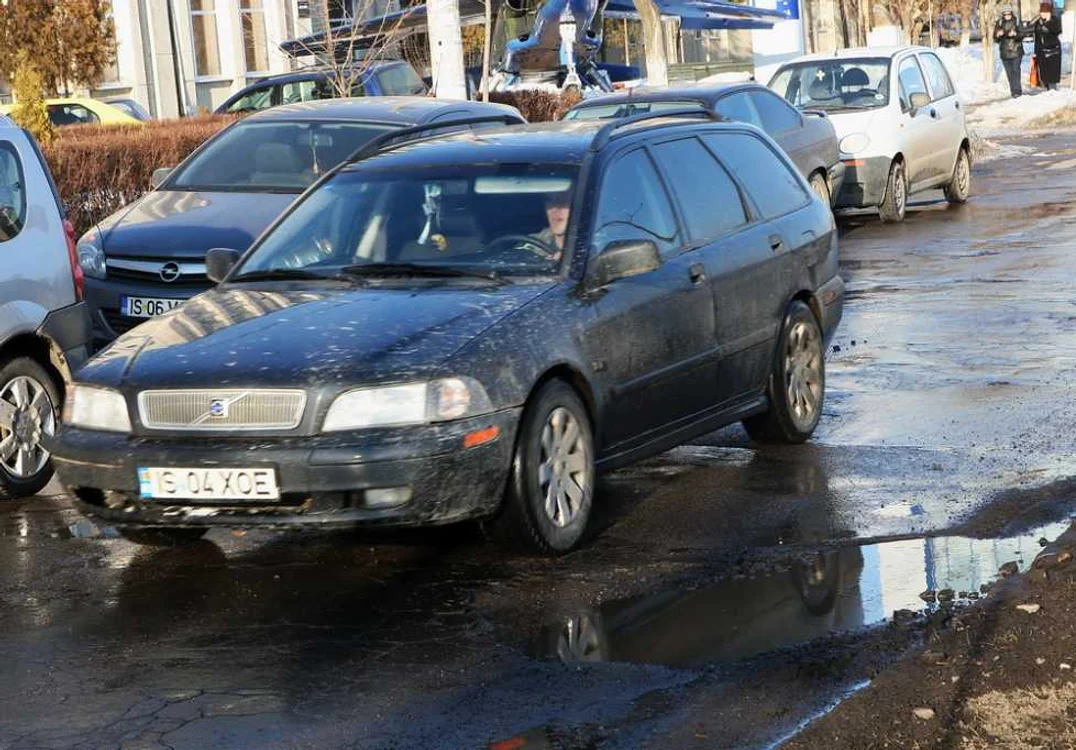 Iaşiul s-a umplut de gropi