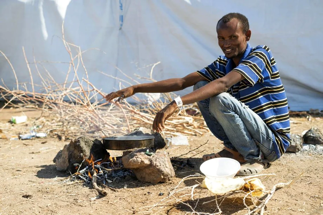 În taberele de refugiați aflate la granița cu Sudanul zeci de mii de oameni suferă de foame și de boli