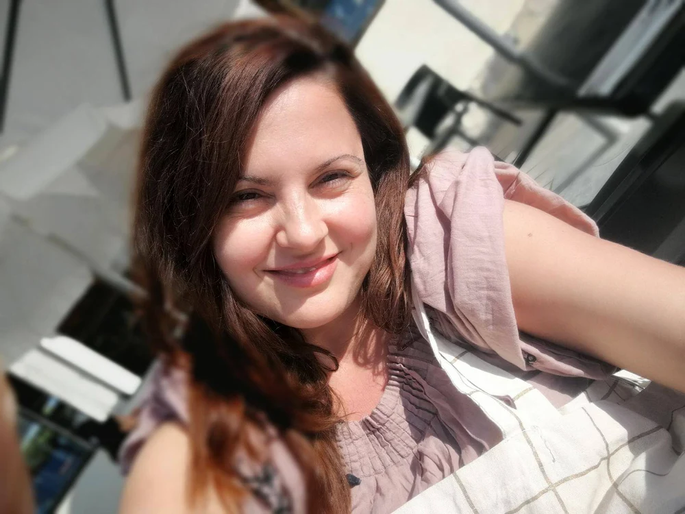 
    Madalina Marina Sneddon a fost găsită moartă, pe scările din apartamentul din orașul turistic Aix-en-Provencefoto: Facebook  