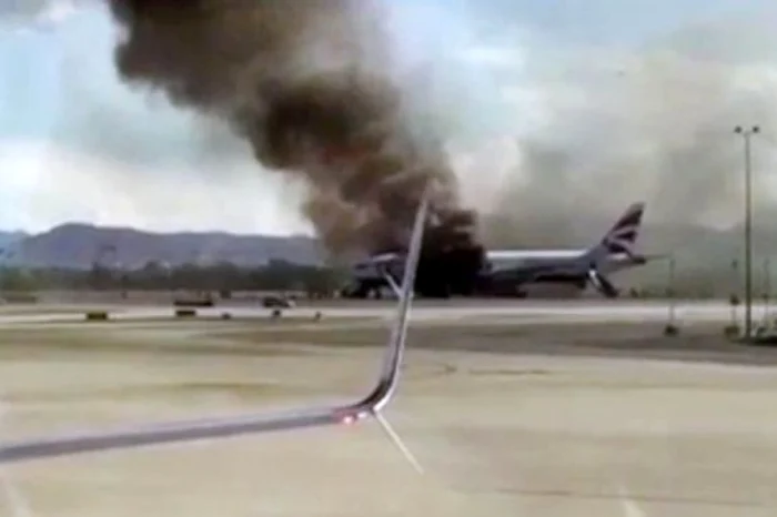 
    Pasagerii nu au fost răniți gravFoto: captură video Youtube  