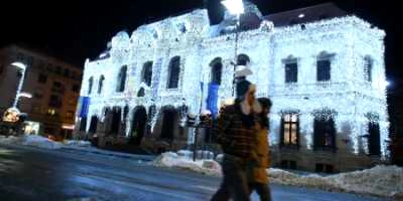 Craiova a cheltuit în 2009 un milion de euro pe beculeţele de sărbători