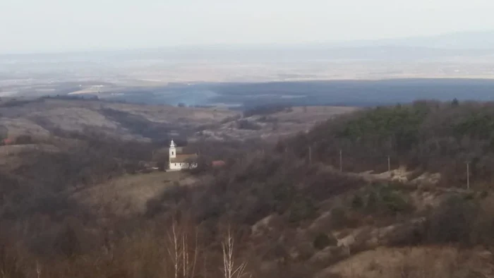 Cătunul unde mai sunt locuite 14 case FOTO Cristian Stoica 