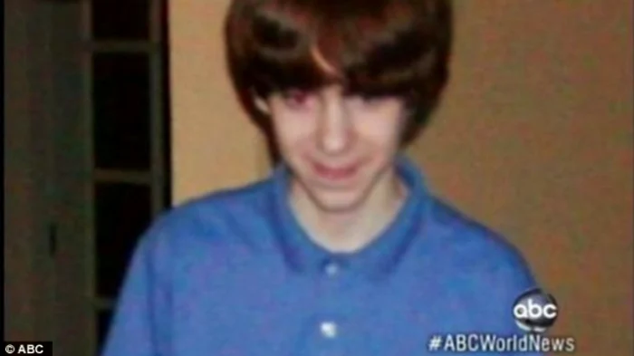 
    Captură Google Earth cu şcoala atacată din Connecticut.  