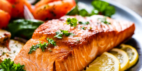 Peste - Somon cu lamaie FOTO Shutterstock 
