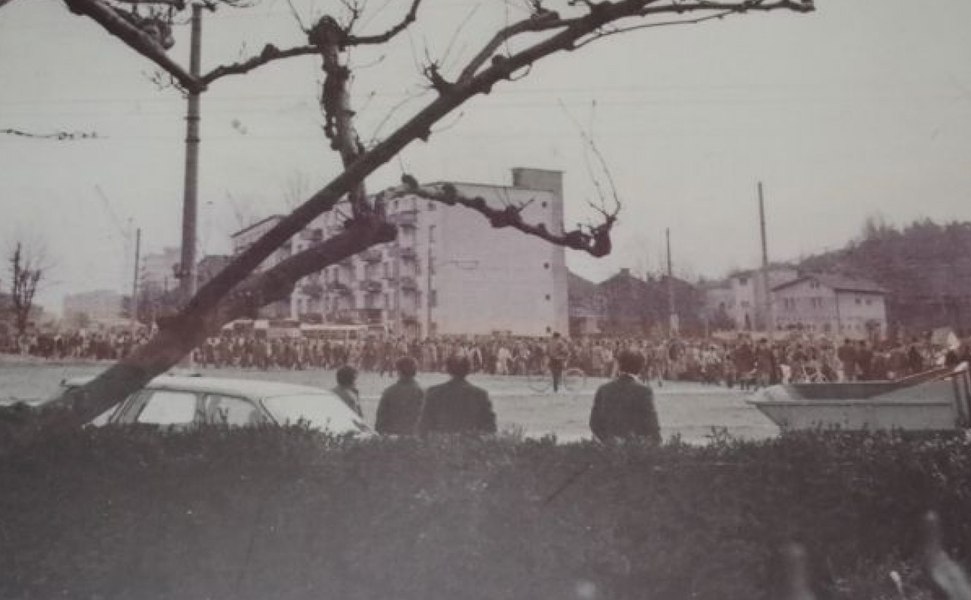 15 noiembrie. 36 de ani de la revolta anticomunistă de la Braşov. S-a strigat primul „Jos comunismul” 
