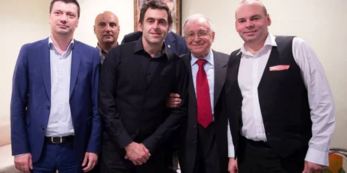 Ion Iliescu alaturi de Ronnie O’Sullivan şi Stuart Bingham FOTO Facebook Ronnie O’Sullivan / Facebook Monique Limbos