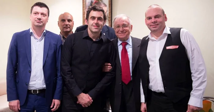 Ion Iliescu alături de Ronnie O’Sullivan şi Stuart Bingham FOTO Facebook Ronnie O’Sullivan / Facebook Monique Limbos