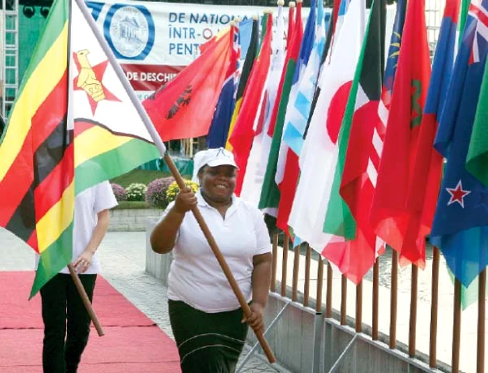 Studenta din Zimbabwe e cea mai exotică apariţie de la Facultatea de Medicină din Iaşi