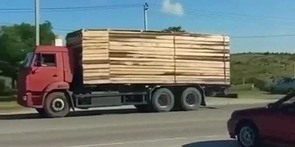 camion camuflat jpg