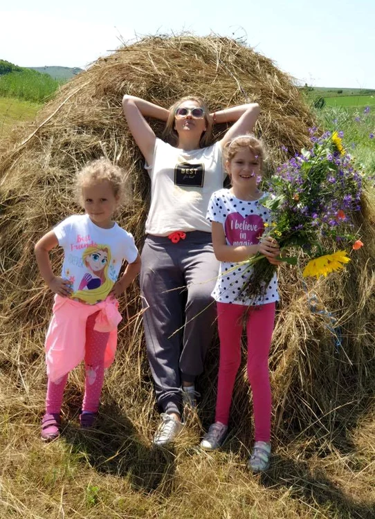 1 mirela vaida vacanta cu copiii in moldova natala targu frumos 14 2 jpg jpeg