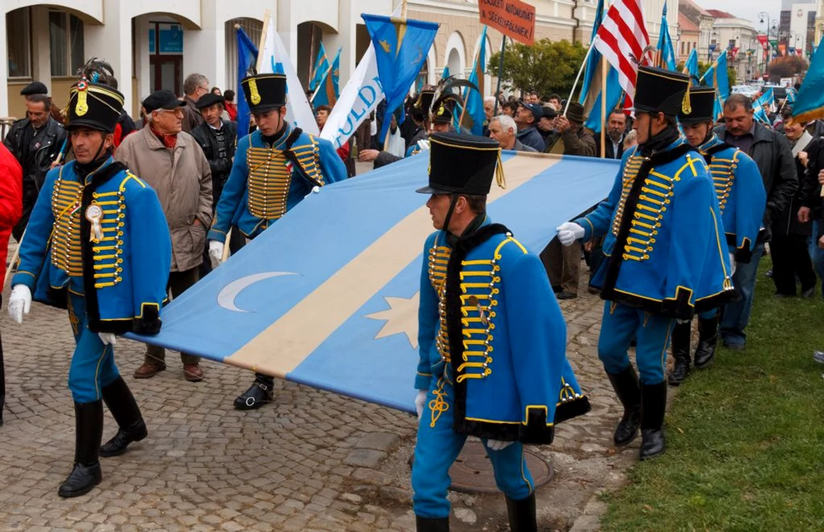 Drapelul secuiesc a încins spiritele între Bucureşti şi Budapesta