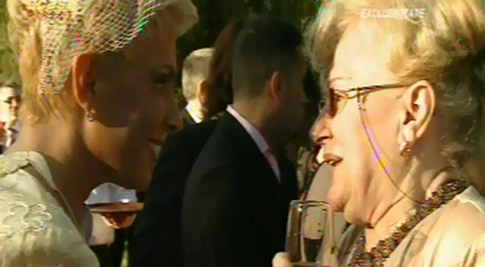 Elena Uţă s-a stăpânit cu greu să nu plângă la nunta fiicei ei