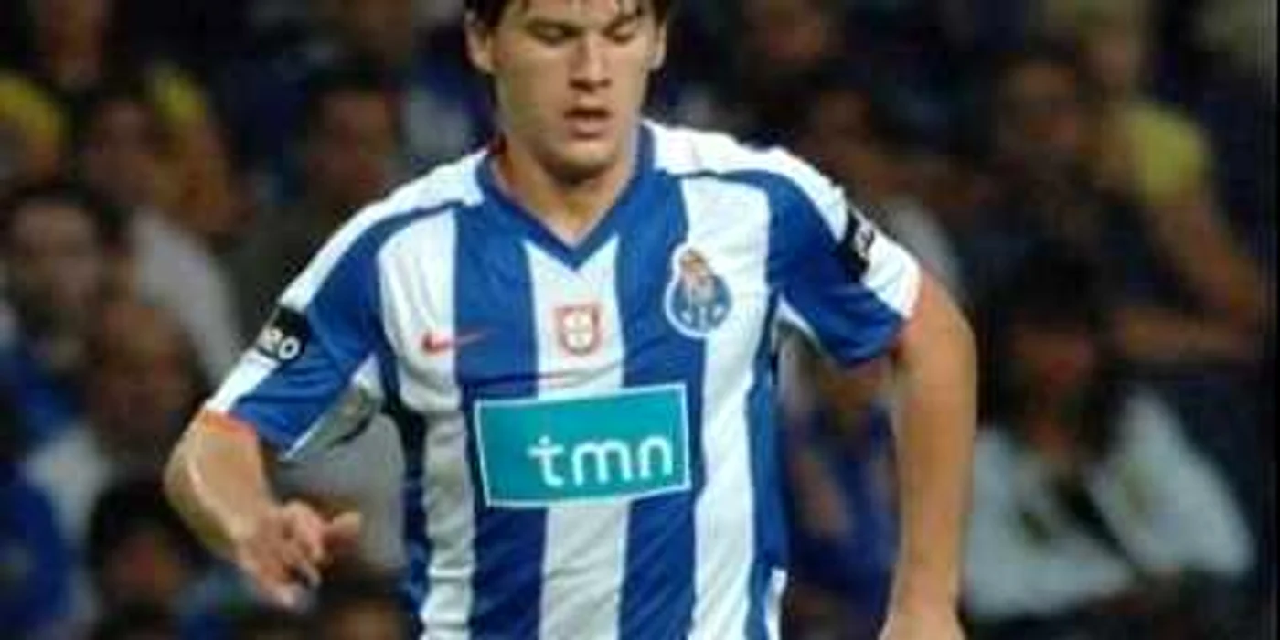 FOTBAL: Săpunaru, titular, 53 de minute în FC Porto-Belenenses 1-1 (video)