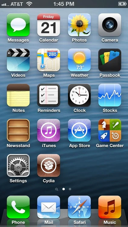 Aplicaţia Cydia, instalată pe iPhone 5 (Foto: twitter.com/chpwn)