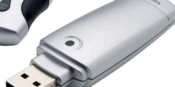 Un ofiţer a pierdut un memory stick cu informaţii de serviciu