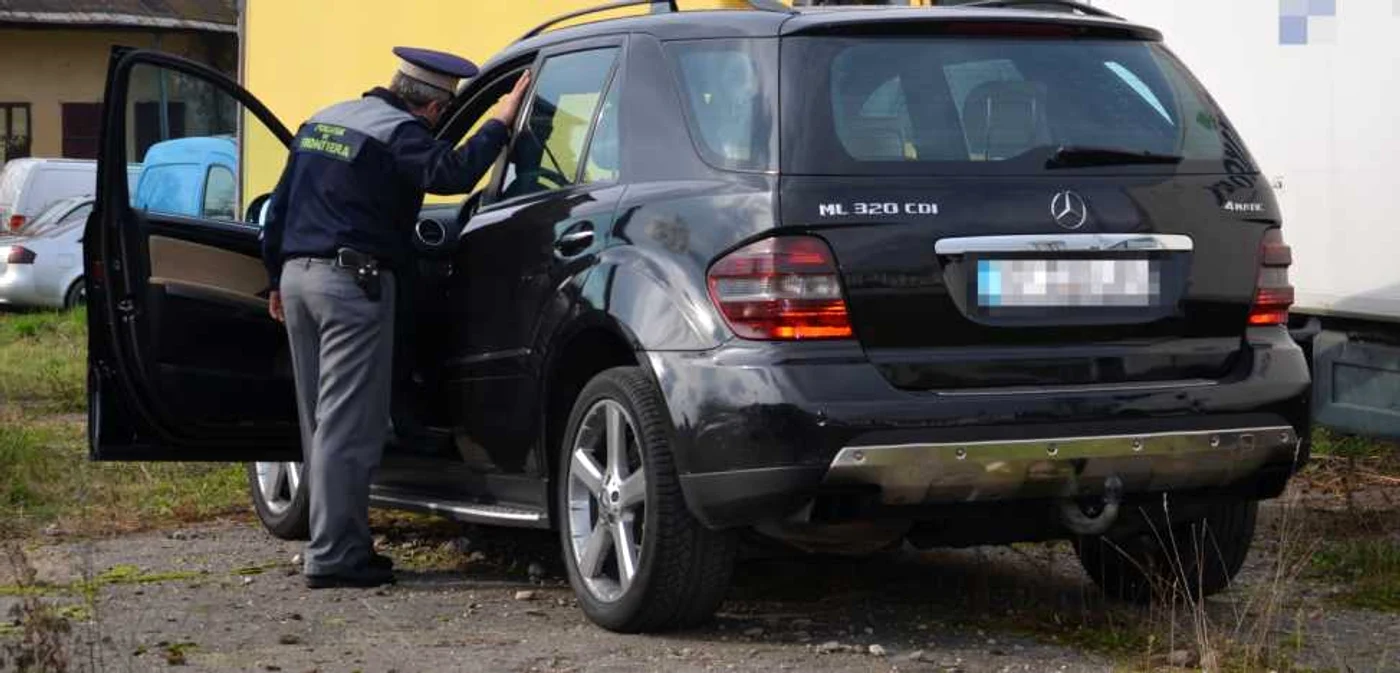 Poliţiştii de frontieră au descoperit maşina furtă    Foto: ITPF Sighetu Marmaţiei