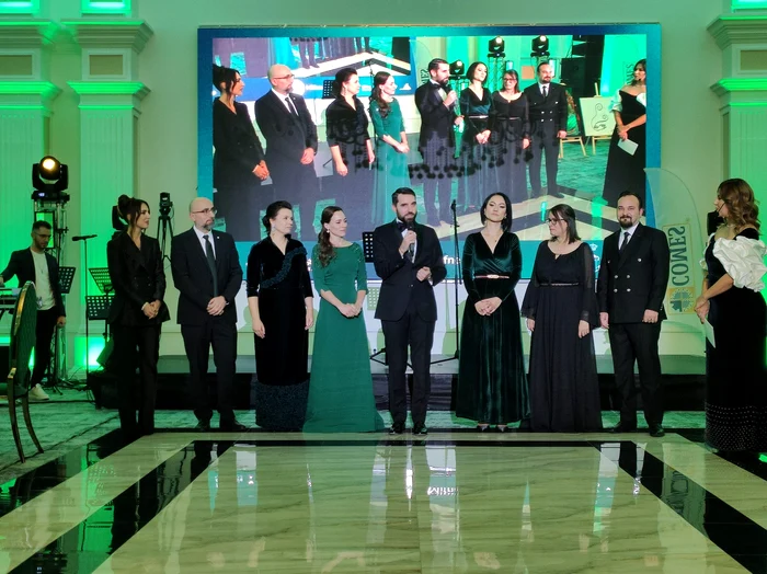 Alina și Nicolae ai României gala Mifne foto motionARThoughts jpg