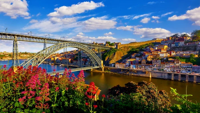 Porto, la apus Foto Shutterstock