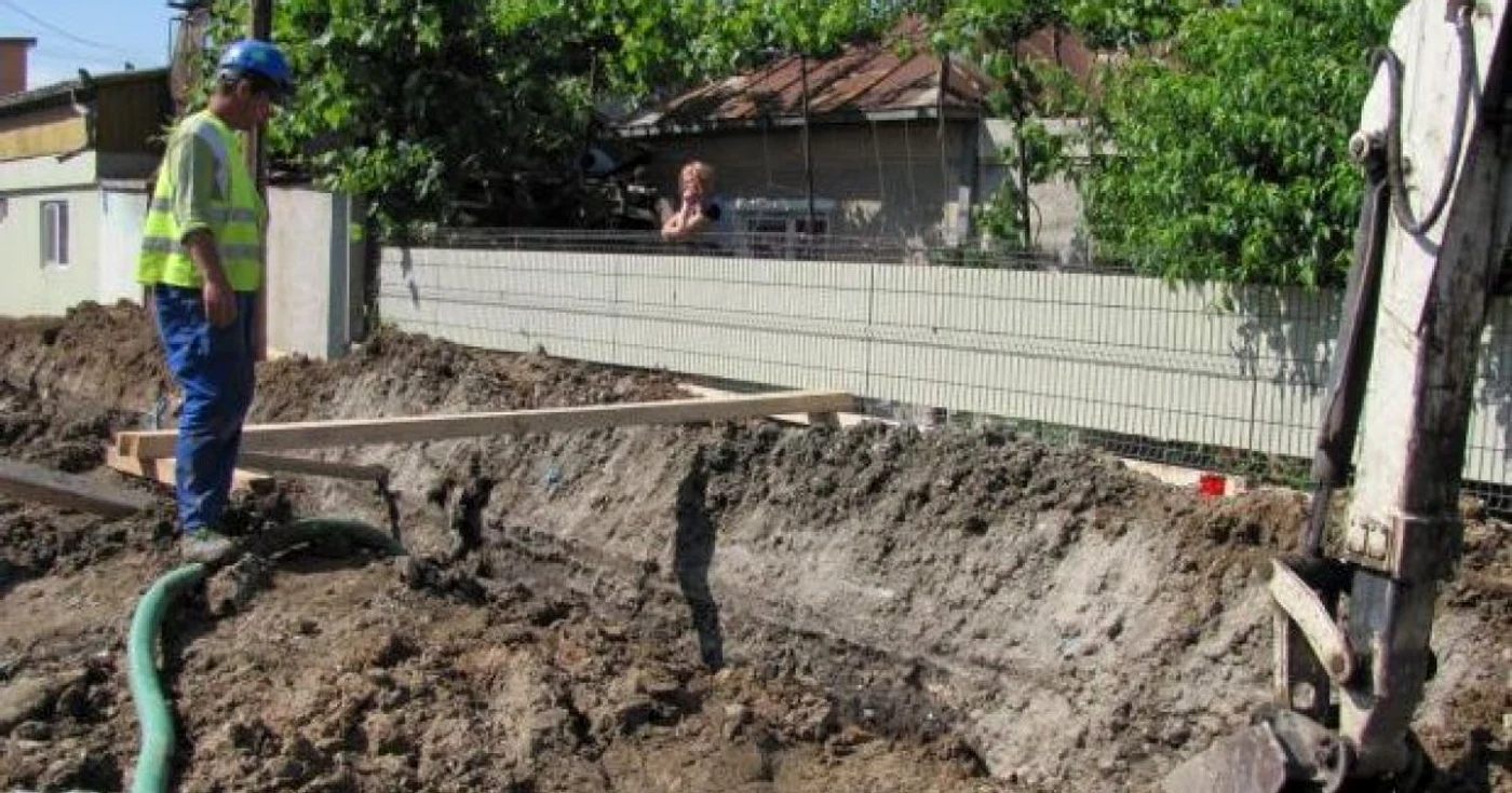 Un tânăr de 21 de ani a murit sub un mal de pământ