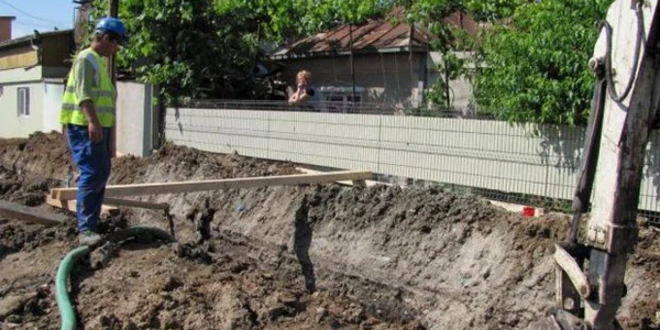 Un tânăr de 21 de ani a murit sub un mal de pământ