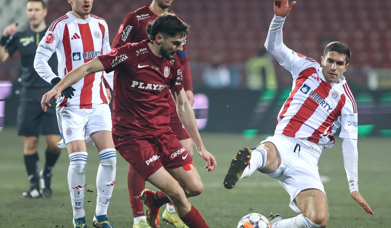 CFR Cluj urcă pe locul doi în clasamentul intern (FOTO: Sportpictures)
