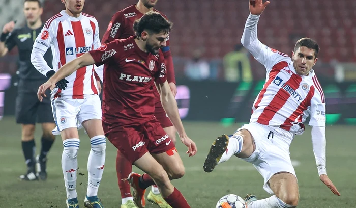 CFR Cluj urcă pe locul doi în clasamentul intern (FOTO: Sportpictures)