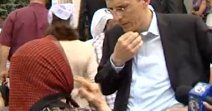 Dorin Chirtoacă şi bătrâna