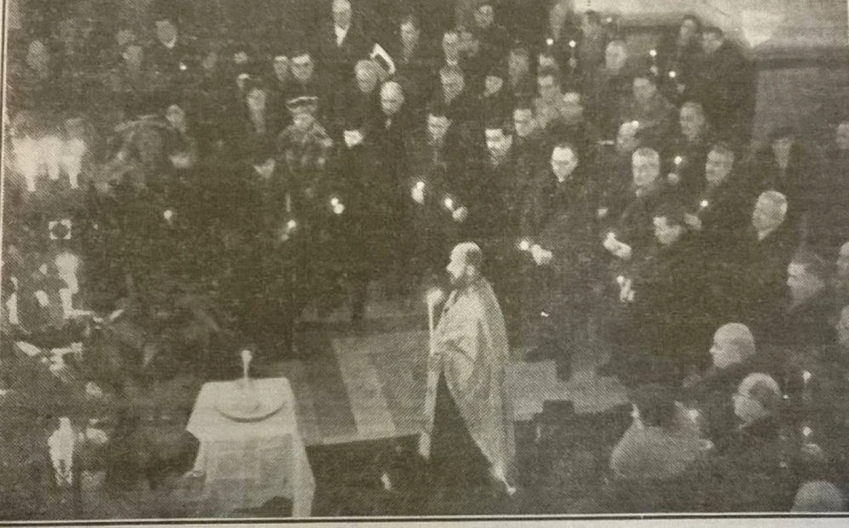 Calinic Şerboianu oficiind o slujbă la Crematoriul din Bucureşti FOTO Marius Rotar