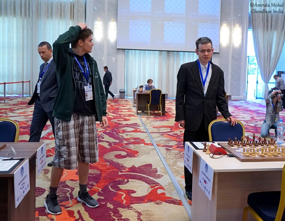Scandalul şortului la Tbilisi jpeg