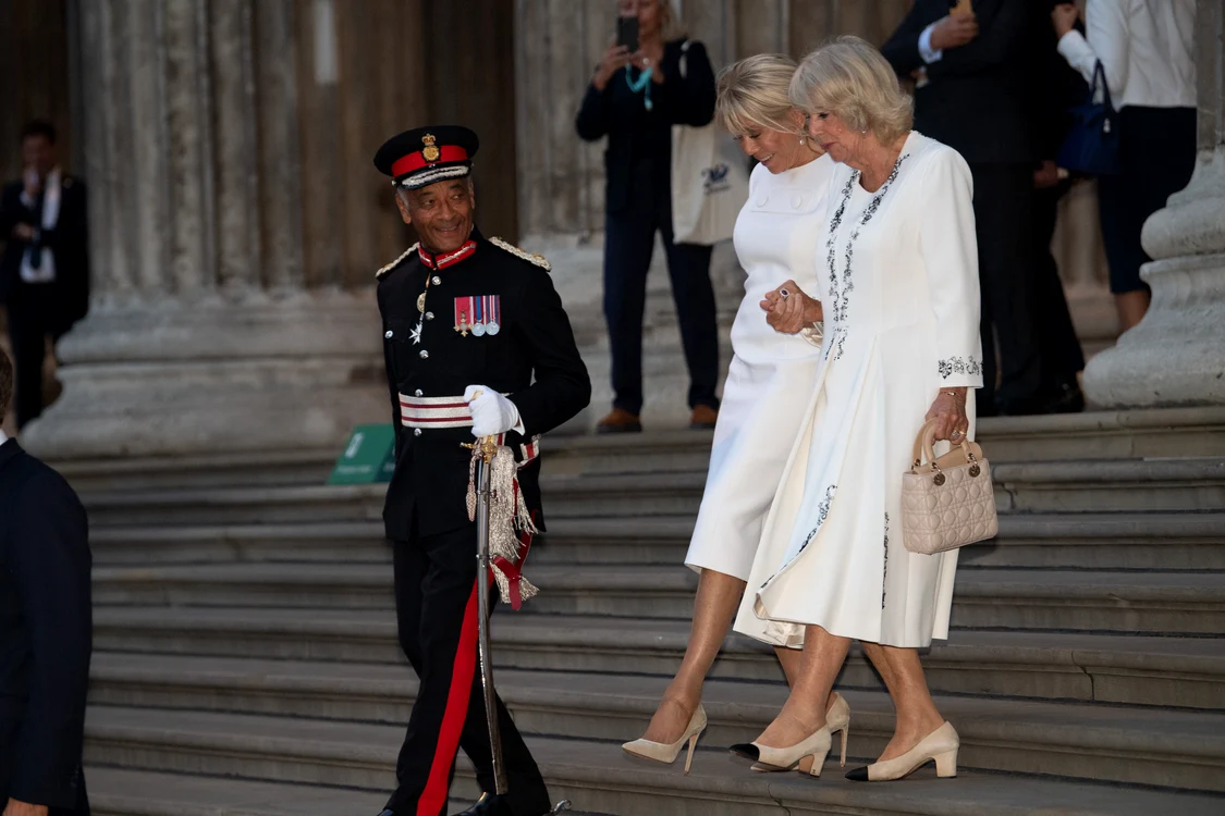 Regele Charles și Regina Camilla alături de președintele francez Emmanuel Macron și prima doamnă Brigitte Macron, Profimedia (1) jpg