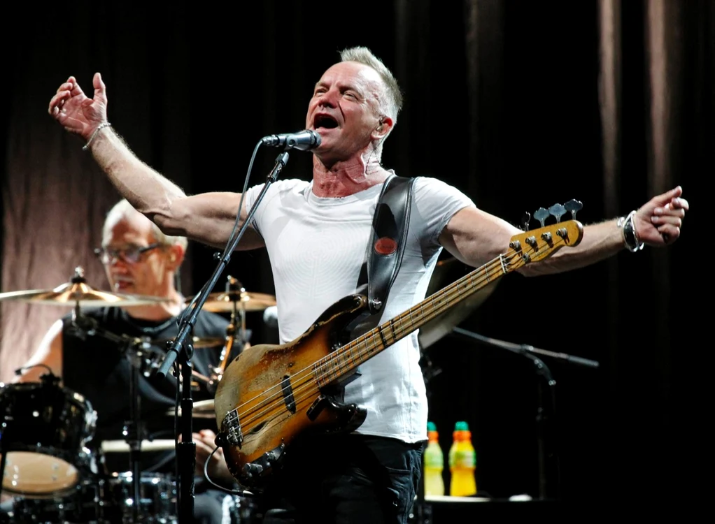 Sting
a cântat alături de „Omul
de Oţel“ piesa „Driven
to Tears“ FOTO Reuters