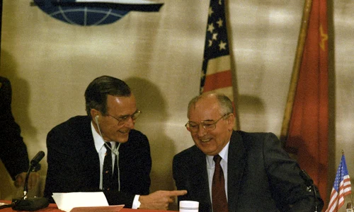 George Bush și Mihail Gorbaciov (© Yuriy Somov / RIAN archive 667881 / Commons:RIA Novosti)