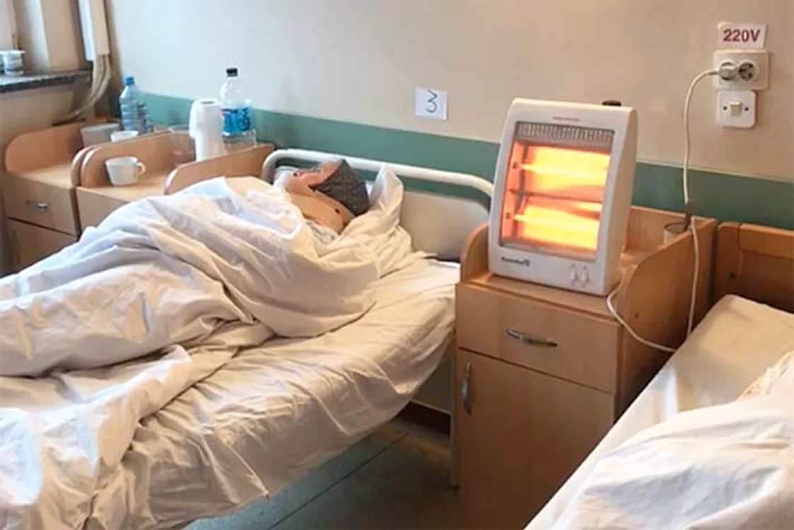 Şi iarna trecută bolnavii internaţi la Spitalul de Urgenţă din Craiova au fost nevoiţi să-şi aducă de acasă radiatoare şi aeroterme