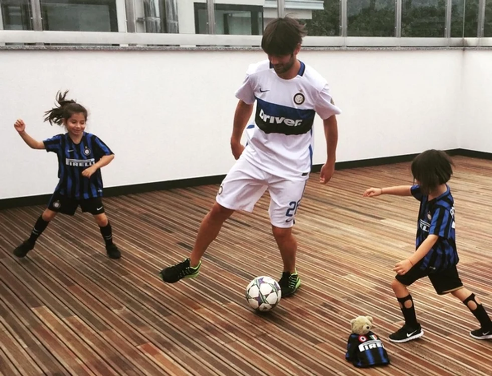 Cristi Chivu are parte de meciuri de fotbal încinse cu fiicele sale