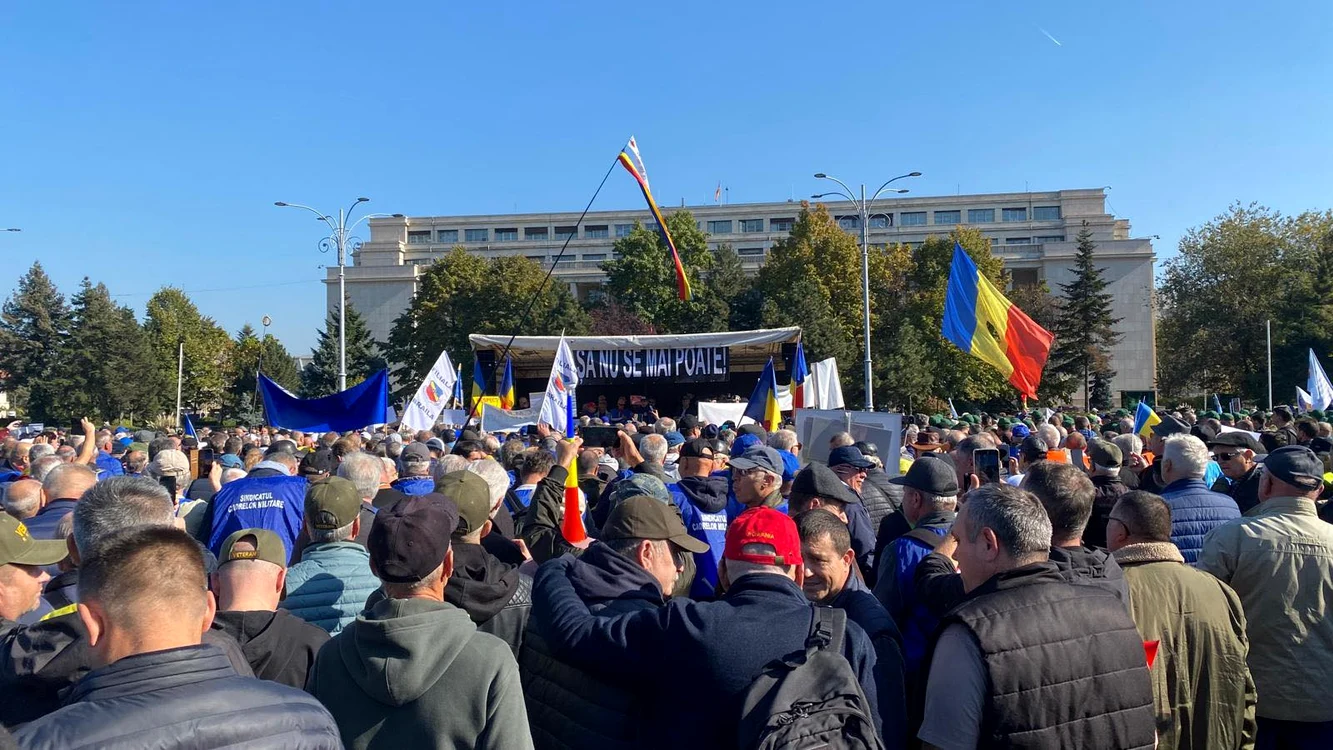 Protestul va ține 4 ore. FOTO: Facebook/Confederatia Sindicala Nationala MERIDIAN