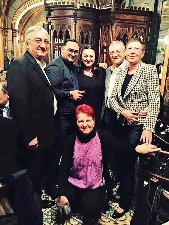 Poză de familie împreună cu unchiul Mircea Sandu