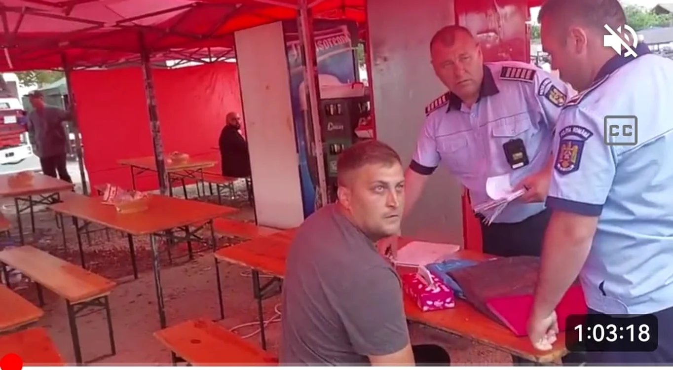 Bărbatul l-a indicat pe unul dintre comercianți ca fiind agresorul FOTO: captura video