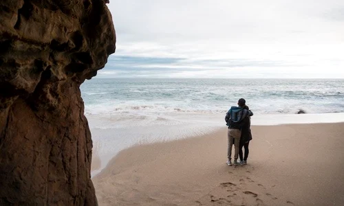 1 cuplu pe plaja jpg jpeg