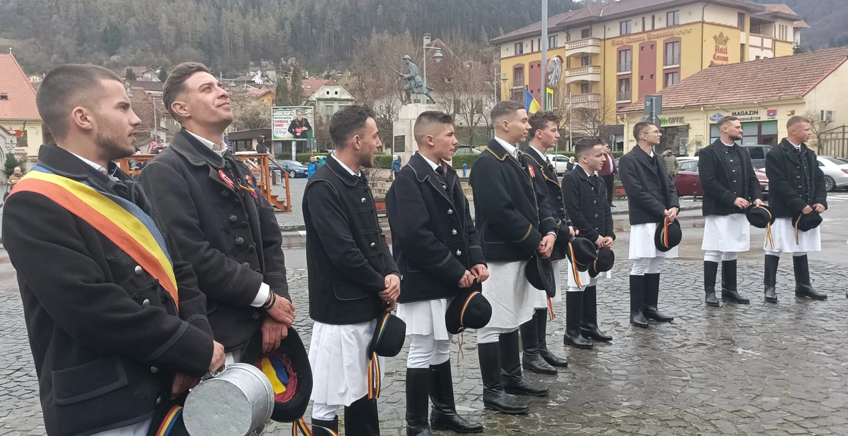 Junii Brașovului, la stropit FOTO Ioan Buciumar