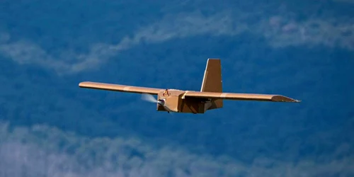 Drone din carton jpg