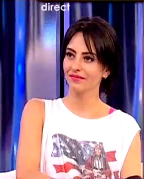 
    Giulia Anghelescu a surprins telespectatorii emisiunii Acces Direct cu frumuseţea sa  Foto captură Antena 1  