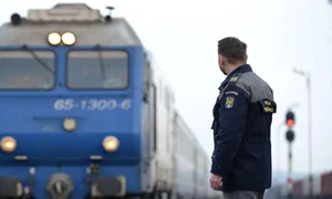 Polițiștii de frontieră l au prins pe falsul medic în tren, la Vama Curtici jpeg