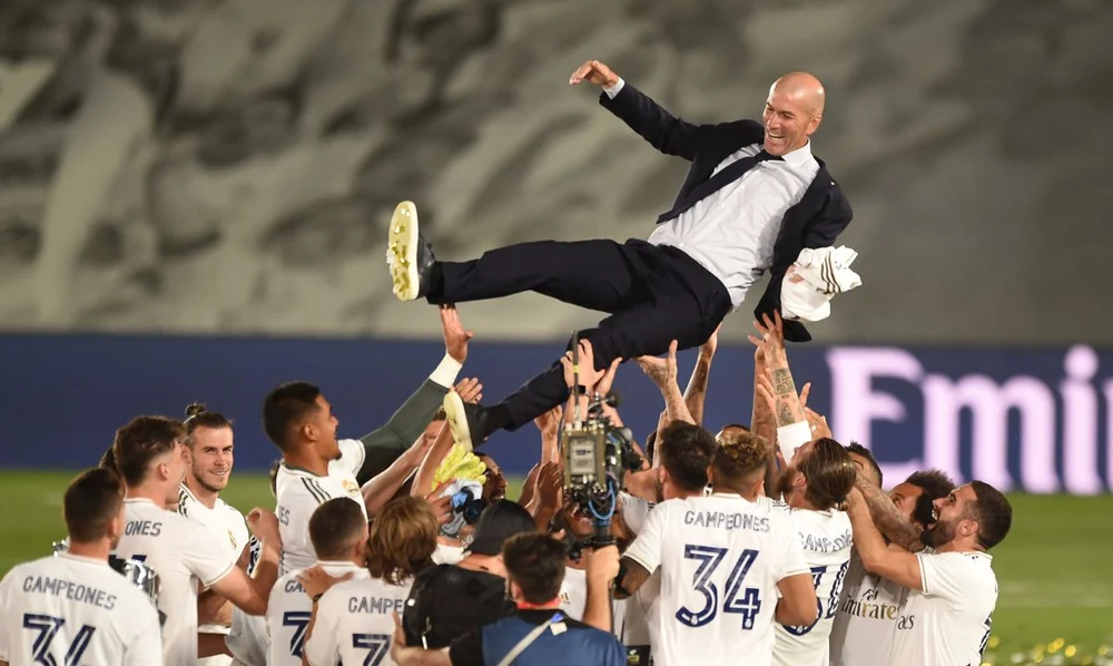 Visul francezilor a devenit realitate: Zinedine Zidane a semnat contractul de selecționer