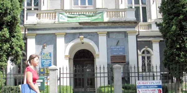 Lăcaş pentru cultură  de peste 100 de ani
