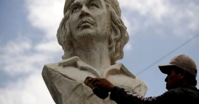 Argentina: Statuia revoluţionarului Che Guevara a fost vandalizată