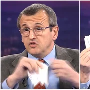Politologul Cristian Preda si a rupt diploma de doctorat in direct la digi24. FOTO: captură video Digi24