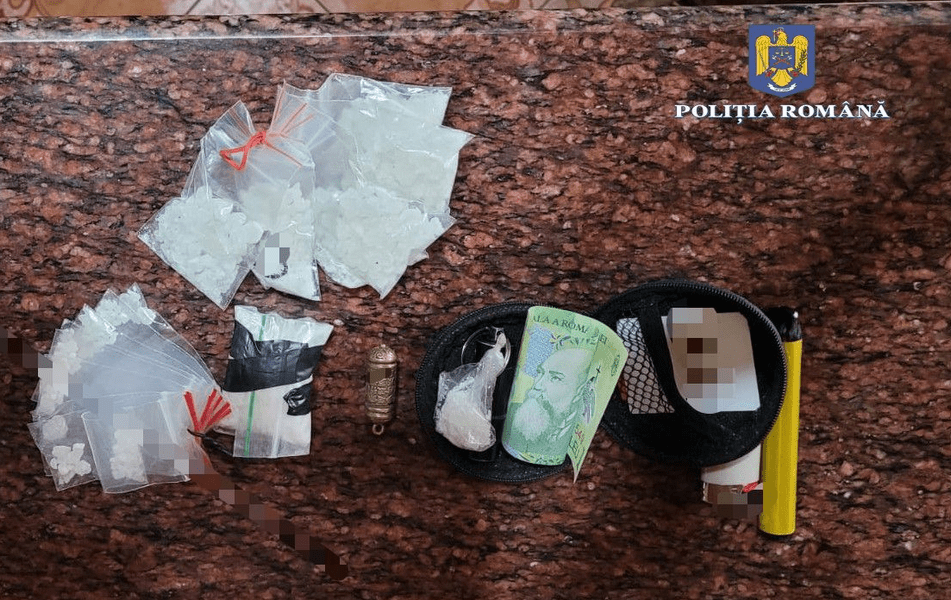 Traficantul înarmat până în dinți care vindea amfetamină în trei județe. Ce au găsit procurorii la percheziție
