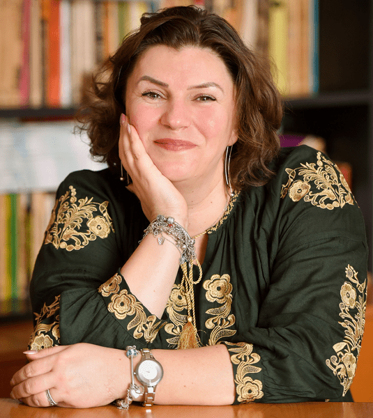 „Prințesă la Palat, primesc audiențe“. Laura Felea este profesoară de istorie, dar face educație pentru sănătate
